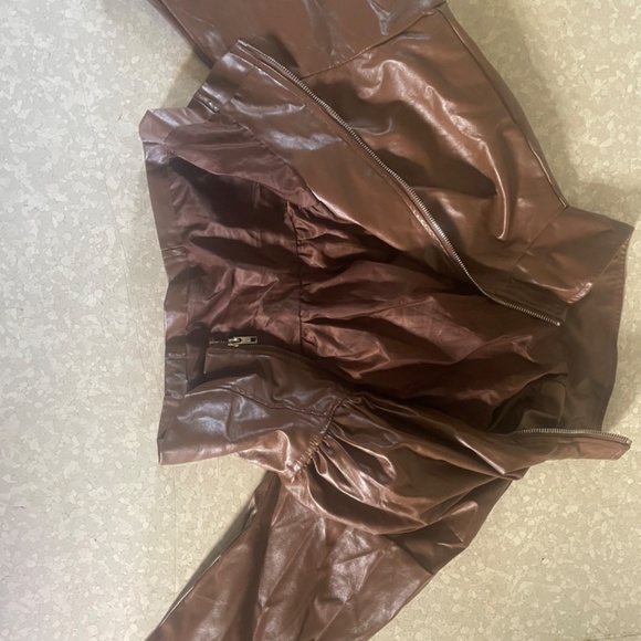 Cute Brown 2000s Leather Jacket - Picture 2 of 5
